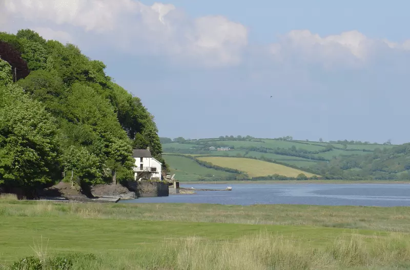 Where is the Dylan Thomas Boathouse?